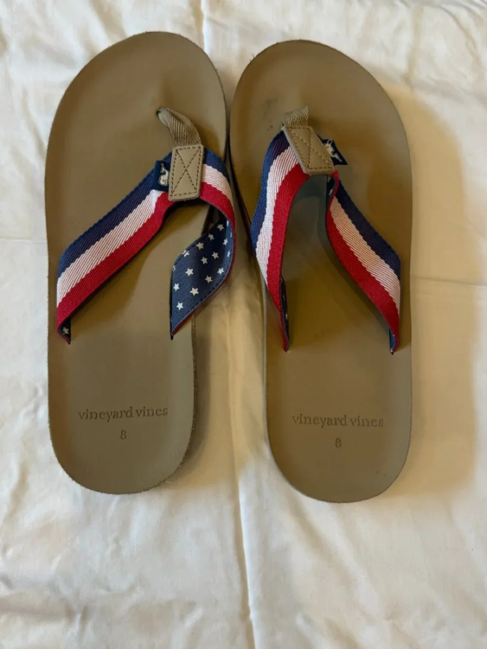 Vineyard Vines Mens size 8 Patriotic Heavy Tan Flip Flops